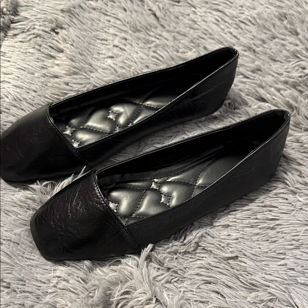Black Women's Flats - Picture 3 of 4